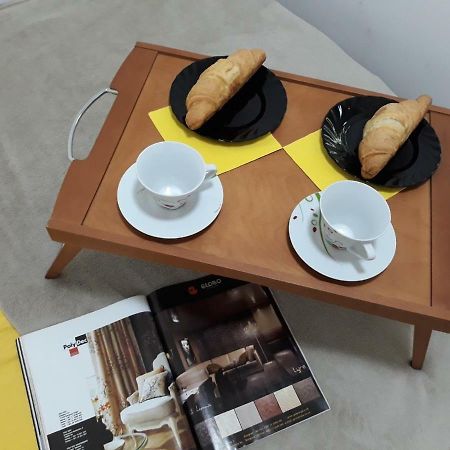 Sweet Yellow Apartment Belgrado Esterno foto