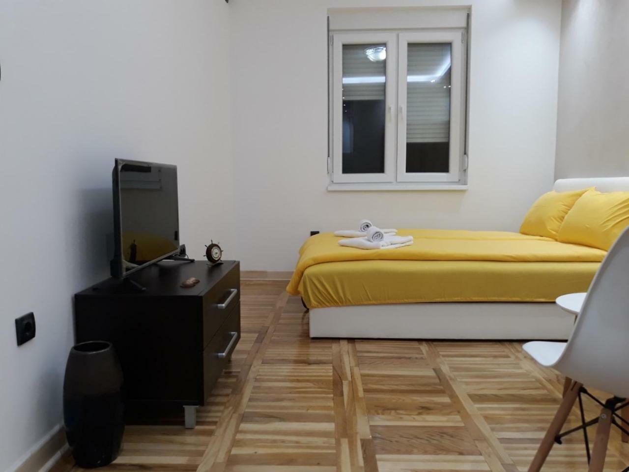 Sweet Yellow Apartment Belgrado Esterno foto