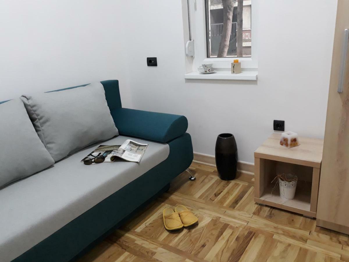 Sweet Yellow Apartment Belgrado Esterno foto