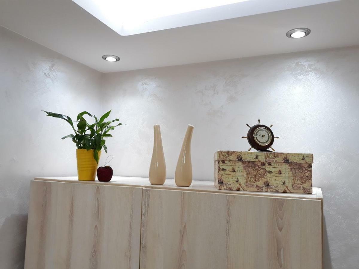 Sweet Yellow Apartment Belgrado Esterno foto