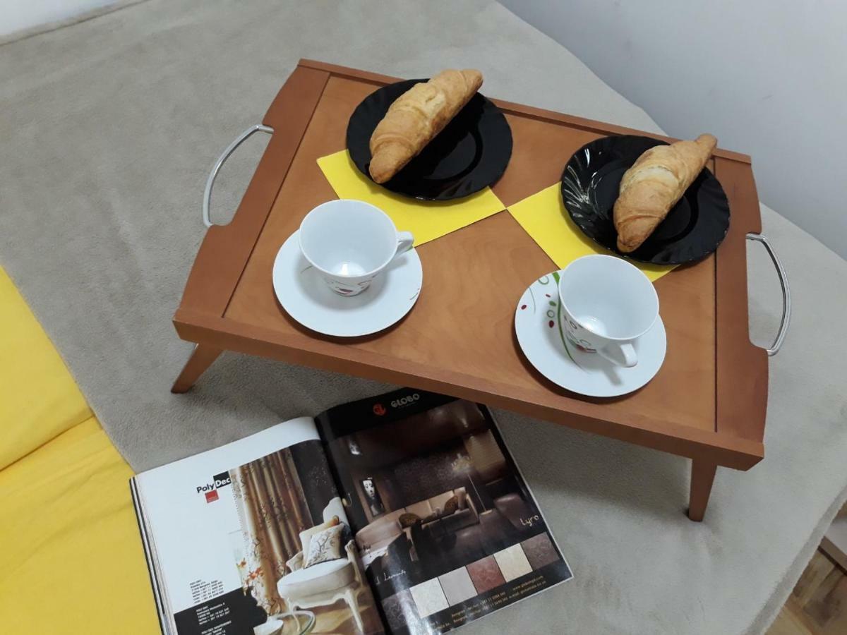 Sweet Yellow Apartment Belgrado Esterno foto